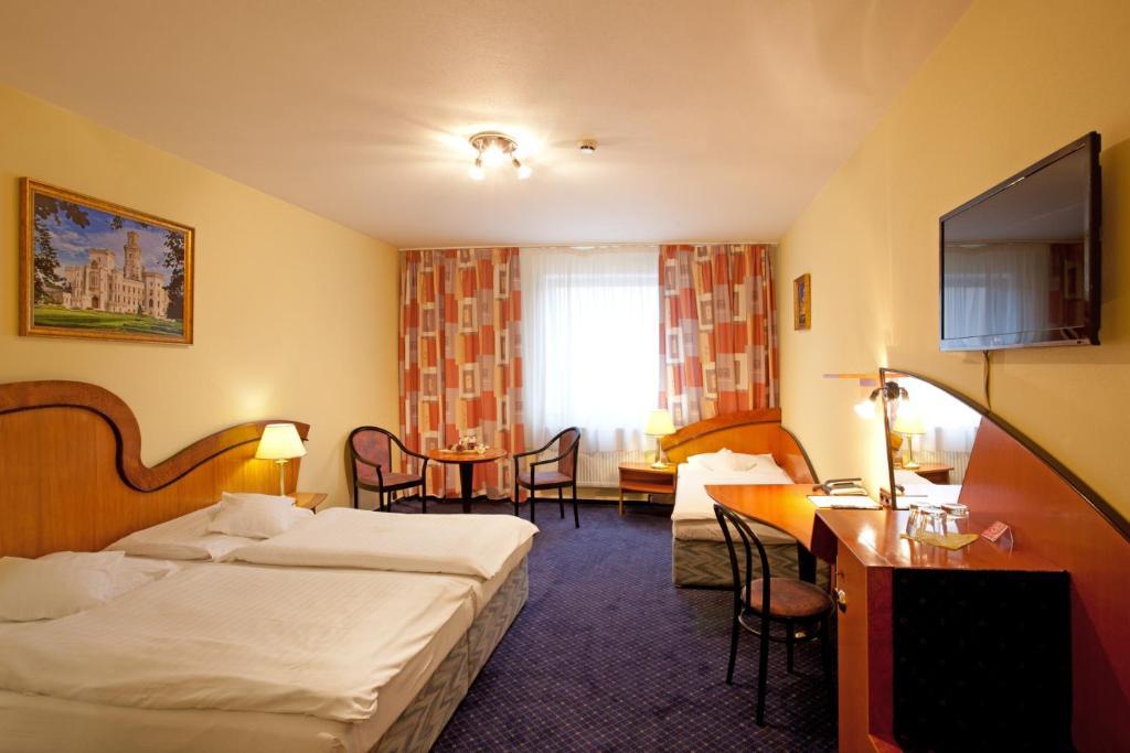 Hotel Savoy Чешка Будьовица Екстериор снимка
