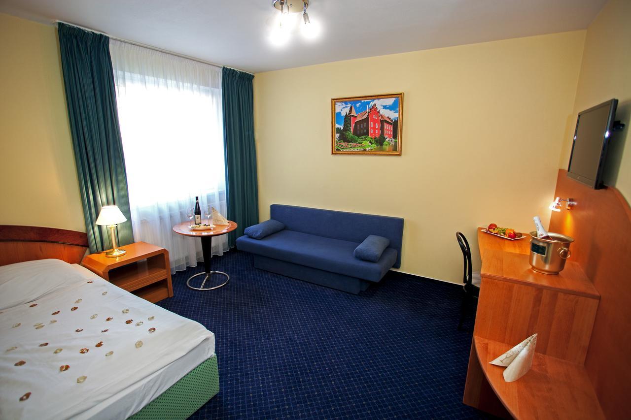 Hotel Savoy Чешка Будьовица Екстериор снимка
