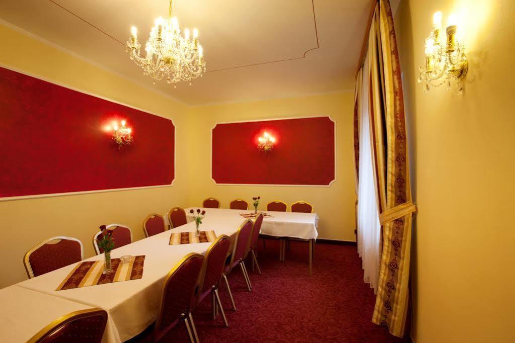 Hotel Savoy Чешка Будьовица Екстериор снимка