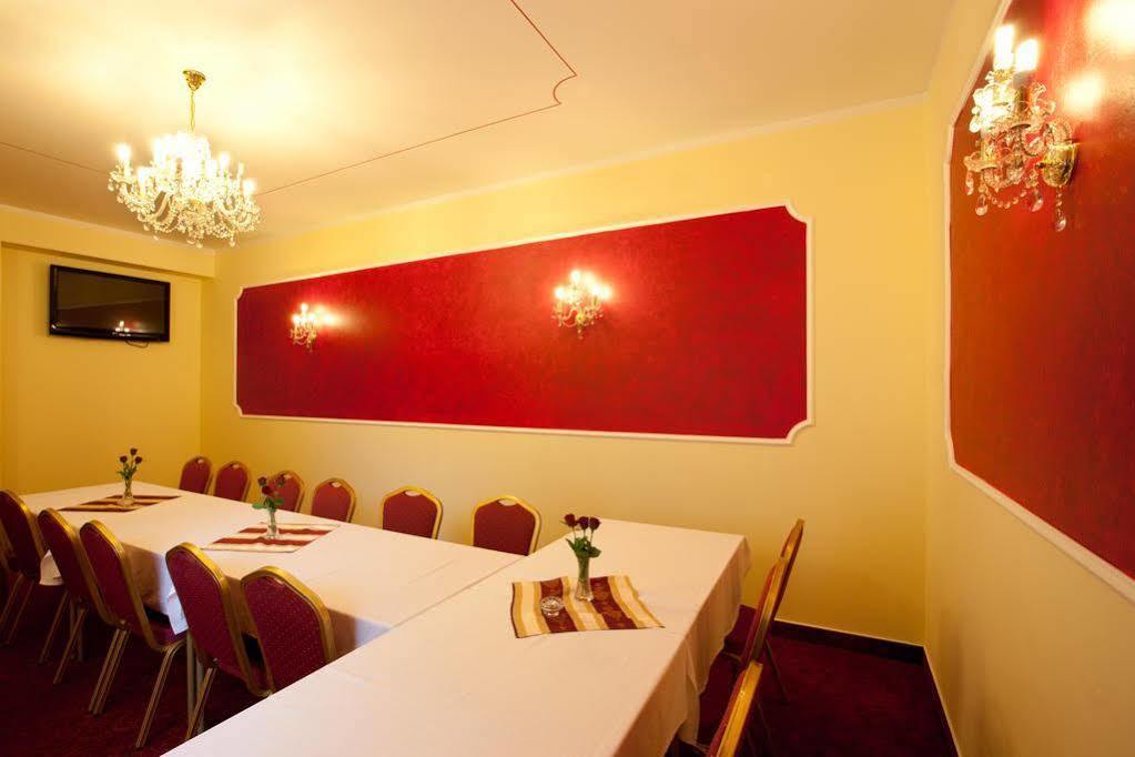 Hotel Savoy Чешка Будьовица Екстериор снимка