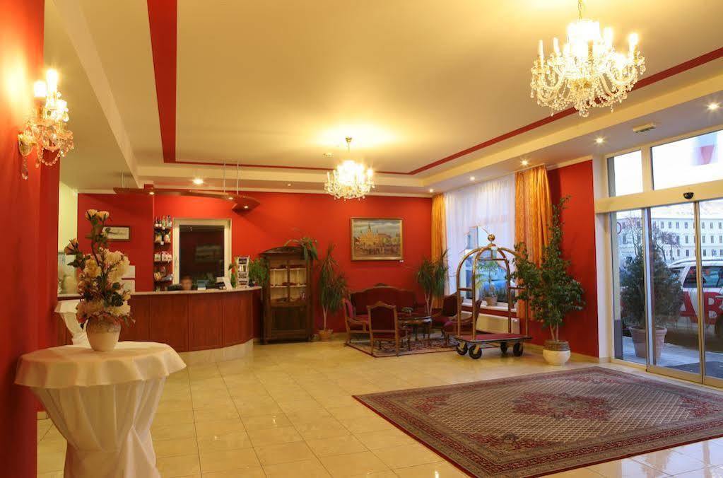 Hotel Savoy Чешка Будьовица Екстериор снимка
