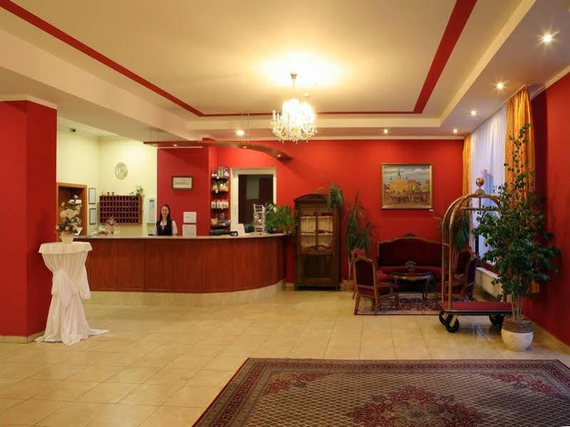 Hotel Savoy Чешка Будьовица Екстериор снимка